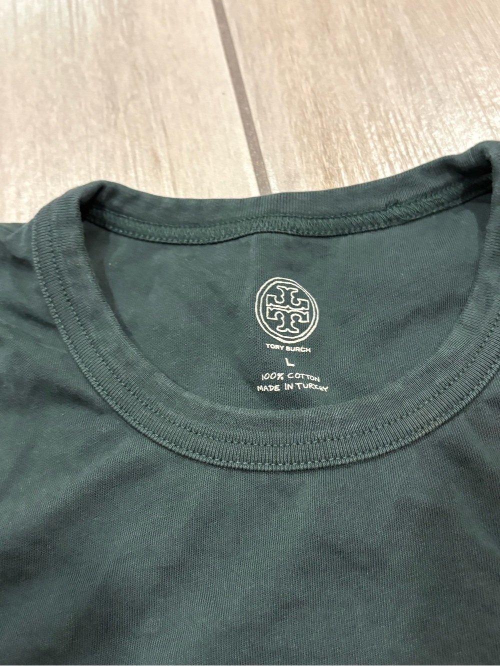 #4 Tory B
Size Large
Good condition - Picture 3 of 6